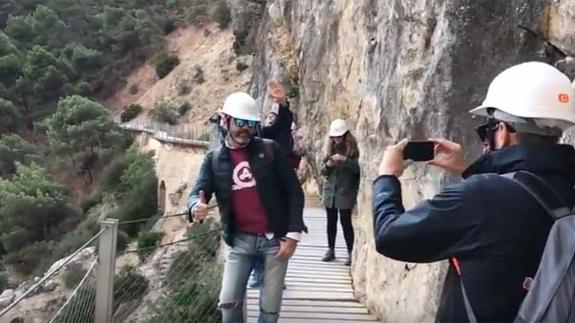 La fiebre del ‘Mannequin Challenge’ llega al Caminito del Rey