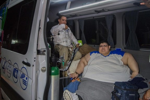 Un mexicano que pesa casi 600 kilos es el hombre más obeso del mundo