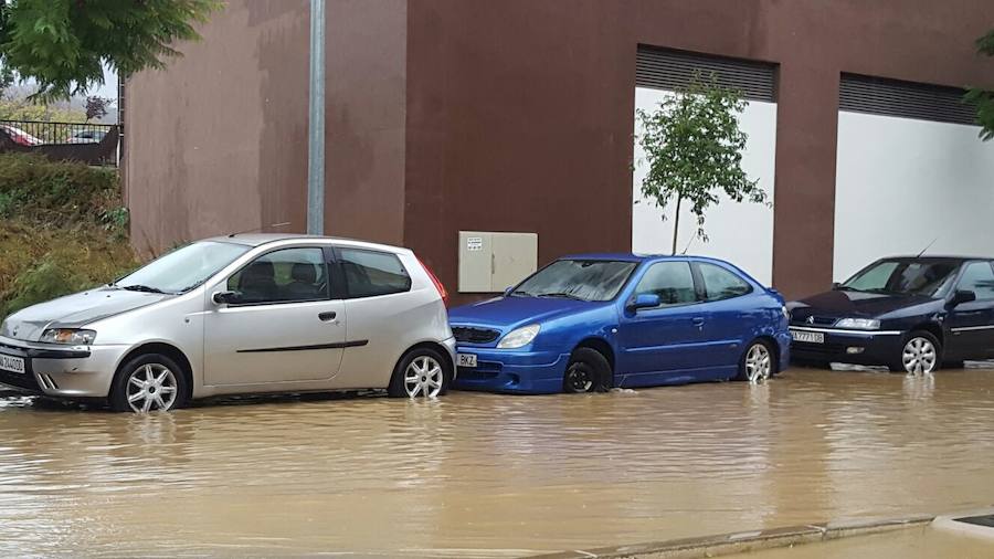 Así ha amanecido la calle Juan Francés Bosco en Málaga.