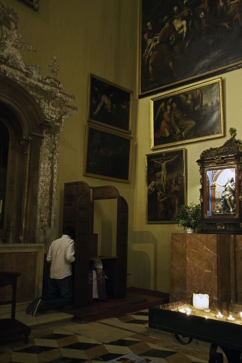 El sacerdote Alfonso Crespo, con el Papa Francisco. :: sur