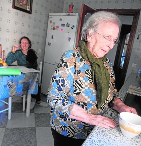 ANA ALEJANDRE
«Cuando convives con una persona mayor acaba siendo como tu familia»