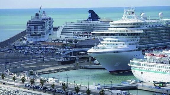 El puerto prevé llegar a 300 cruceros en 2017