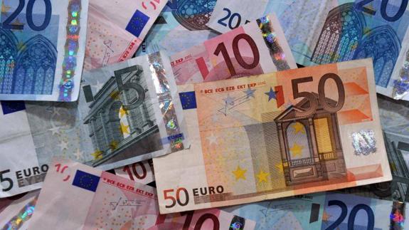 Un profesor valenciano recibe por error 451.000 euros de más en su nómina y los devuelve