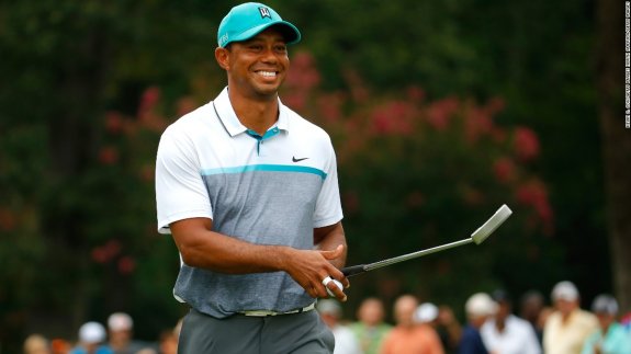 Woods quiere volver a sonreír en un campo de golf en este 2017 tras sus problemas de espalda y su caída en el 'ranking'. :: sur
