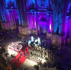 La ofrenda de los Magos en la Catedral fue un espectáculo de gran calidad.