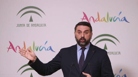 Francisco Javier Fernández, en la presentación de la estrategia de Andalucía en Fitur el viernes en Málaga.