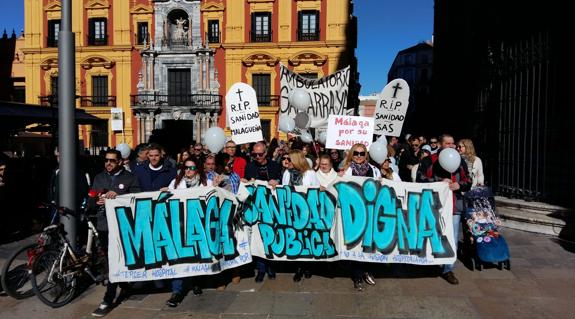 Cabeza de la manifestación por la Plaza del Obispo. 