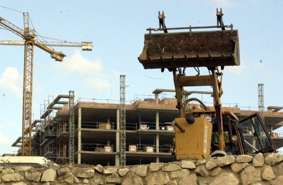 Del convenio de la construcción dependen 30.000 trabajadores en Málaga. 