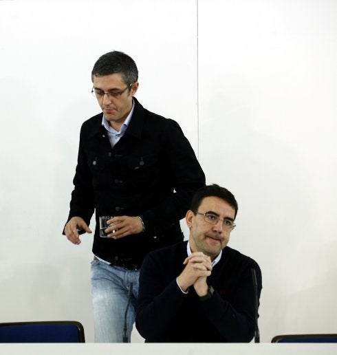 La gestora busca que el congreso del PSOE blinde su estrategia de oposición