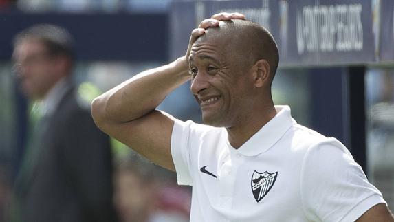 Marcelo Romero, ayer con un gesto de incredulidad desde el banquillo.