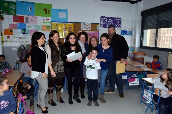 El colegio María Espinosa dona 932 euros al comedor