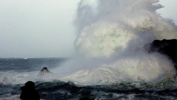 Una borrasca profunda de "dimensiones inusuales" y con tintes de huracán se acerca por el Atlántico