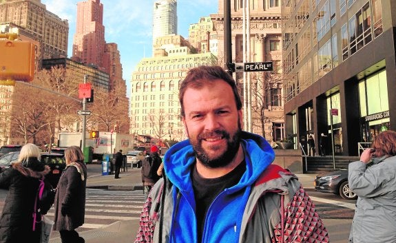 Miguel Ángel Moreno 'Bolo', último Premio Nacional de Circo, ha actuado esta semana en Nueva York. :: sur