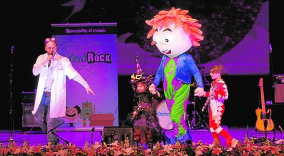 Momo fue uno de los protagonistas de la gala infantil. :: eduardo nieto