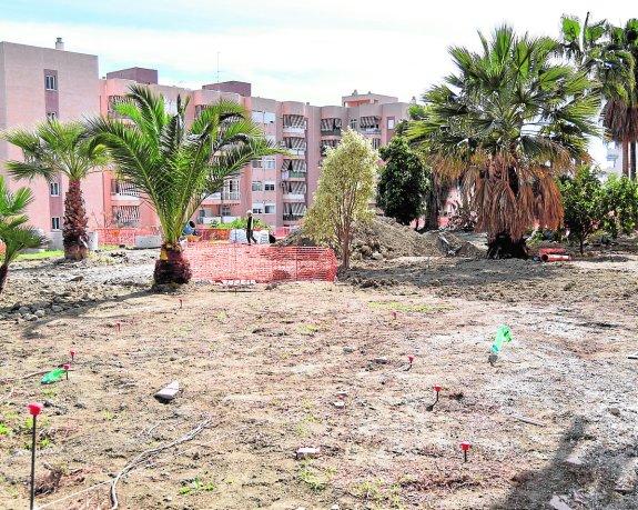 Terreno en el que se creará una zona verde en la zona de Calancha. :: L.P.