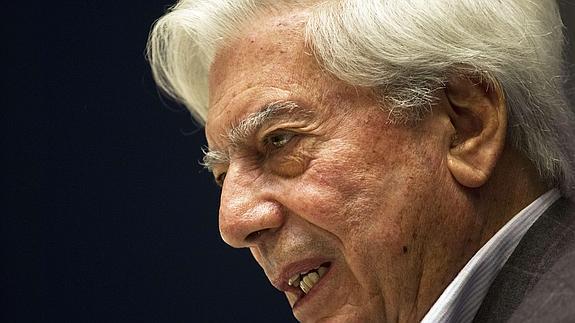 Marbella colocará en Puerto Banús una estatua en homenaje a Vargas Llosa