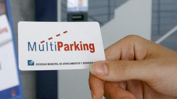 Los usuarios de la tarjeta 'multiparking' tendrán un diez por ciento de ahorro en la recarga desde este martes