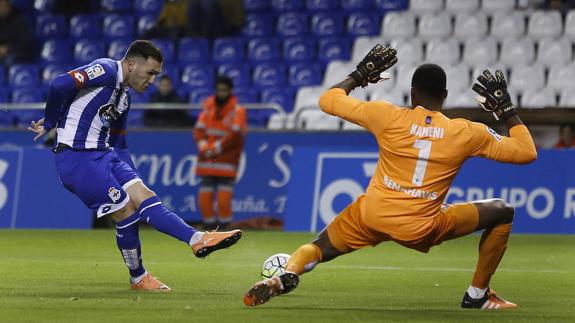 Imagen del choque contra el Deportivo la pasada temporada. 