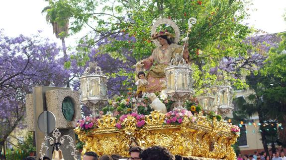 La Divina Pastora de las Almas, en su salida procesional