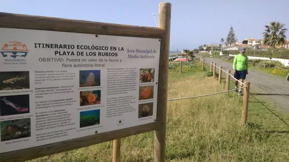 Costas y el Ayuntamiento aceptan reunirse con los vecinos de Torre de Benagalbón, contrarios al paseo marítimo