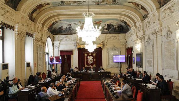 Imagen del Consejo Social, ayer. A la derecha (en segunda fila), Javier D. Bandera .