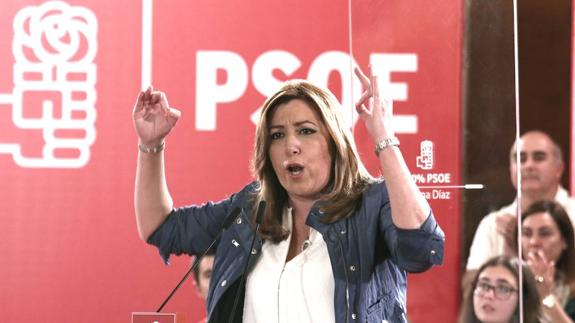 Susana Díaz, anoche en el mitin de Camas (Sevilla).