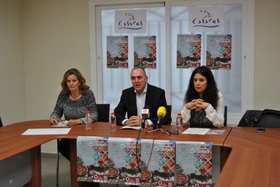 Loring, Carrasco y Ruiz, en la presentación de Degusta Casares. 