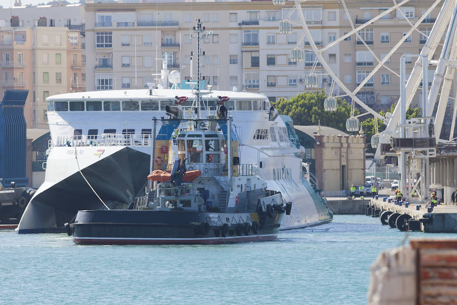 Ingresan en el Centro de Menores a seis polizones del buque accidentado en Málaga