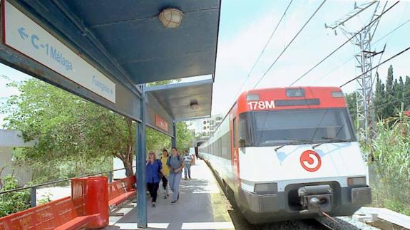 Tren de Cercanías de la línea de Málaga a Fuengirola, que Fomento pretende prolongar hasta Marbella.