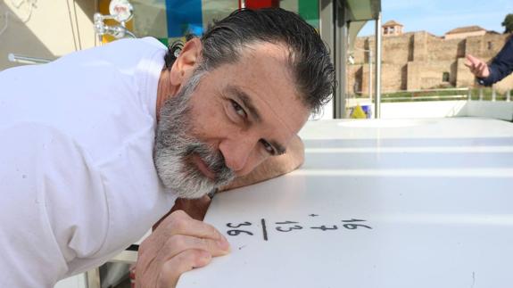 Antonio Banderas en su ático de Málaga.