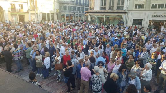 Asistentes a la concentración este viernes.