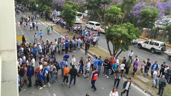 El Málaga pide disculpas a sus abonados por las incidencias en la previa del partido