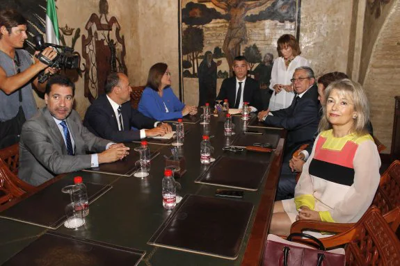 Encuentro de embajadores y cónsules de América Latina con el alcalde de Marbella, José Bernal.