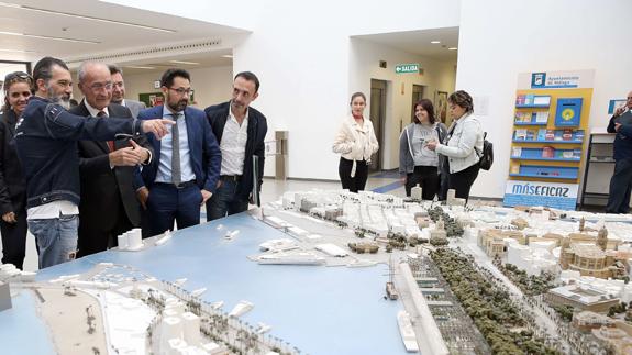 Profesionales de la cultura salen en defensa del proyecto de Banderas para el Astoria