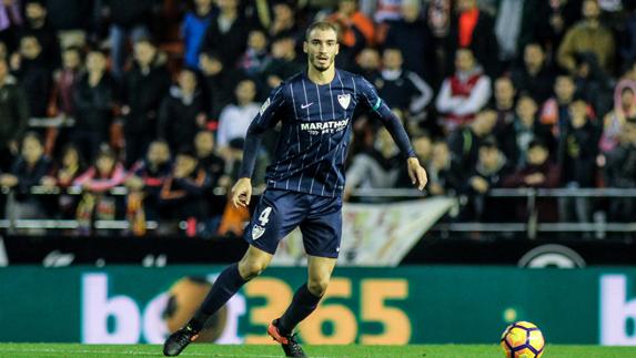 El central del Málaga participará con su selección en unos partidos preparatorios.