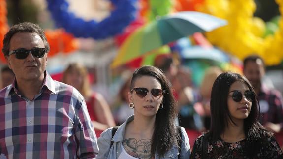 Jimena y Shaza reivindican la visibilidad lésbica en el manifiesto del Orgullo de Torremolinos