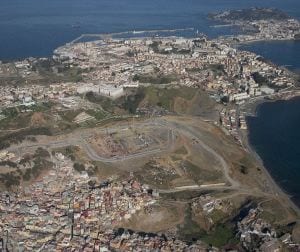 CIUDAD. Vista aérea de la periferia de Ceuta con Príncipe Alfonso en primer plano. / SUR