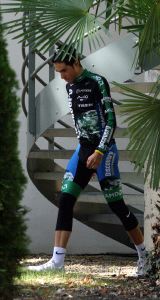 SEGUNDO. Alberto Contador, ayer en su hotel. / JOE KLAMAR. AFP