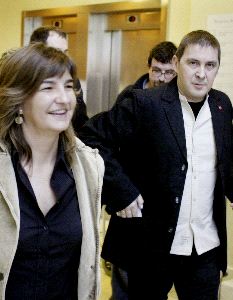 PROTAGONISTA. Fullaondo con Otegi el pasado marzo. / REUTERS