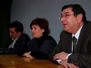 DAÑOS. Antonio Cordón, Natacha Rivas y Antonio Moreno. / E. G.