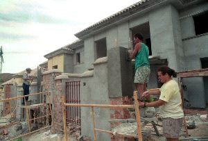 OBRAS. Operarios, en una imagen de archivo. / JOSELE-LANZA