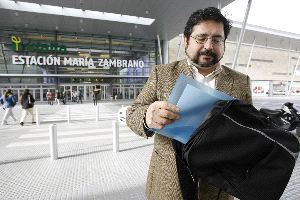 «Cuando viajo al mediodía aprovecho para comer en el tren»