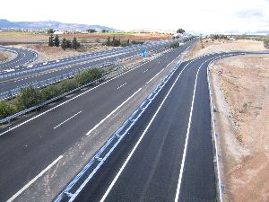 APERTURA. El tramo Benamejí-Antequera tiene 13,5 kilómetros de longitud. / A. FUENTES