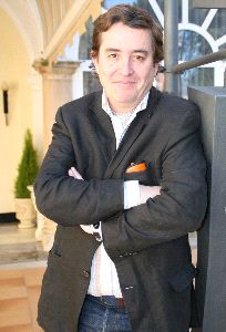 ESCRITOR. L. García Montero en el hotel Reina Cristina. / G. TÉLLEZ