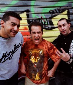 DIVERTIDOS. El conjunto del barrio madrileño Pan Bendito. / SUR