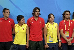 EQUIPO. Carla Suárez, Rafael Nadal , Anabel Medina y David Ferrer, ayer en la presentación. / EMILIO NARANJO. EFE