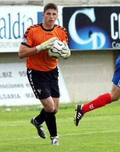 SEGUNDA B. Juanito jugó con Montes los últimos encuentros de la pasada temporada. / A. C.