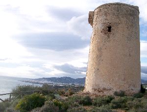 OBJETIVO. La torre de Maro está situada en el extremo oriental del término municipal nerjeño. / E. C.