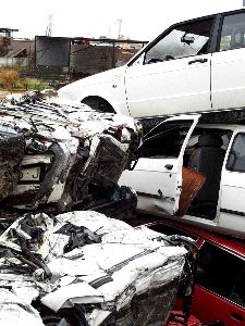 «Buenos días, me han robado el retrovisor»