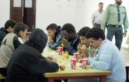 El CIE de Tarifa «vulnera» el derecho a la intimidad según el Defensor del Pueblo